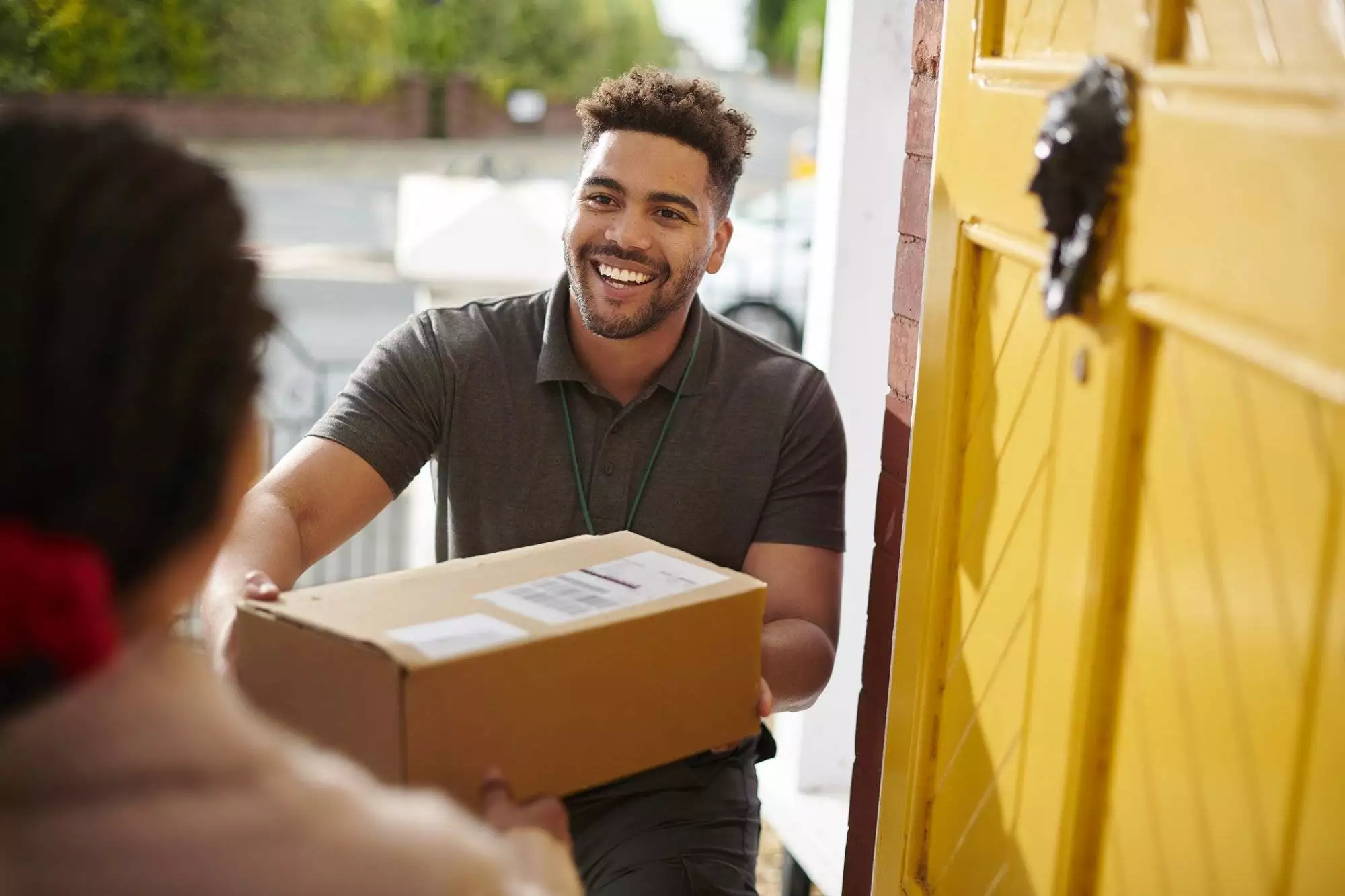 Enjoy Easy Dallas Shipping Services at the UPS Store in Caruth Haven Plaza